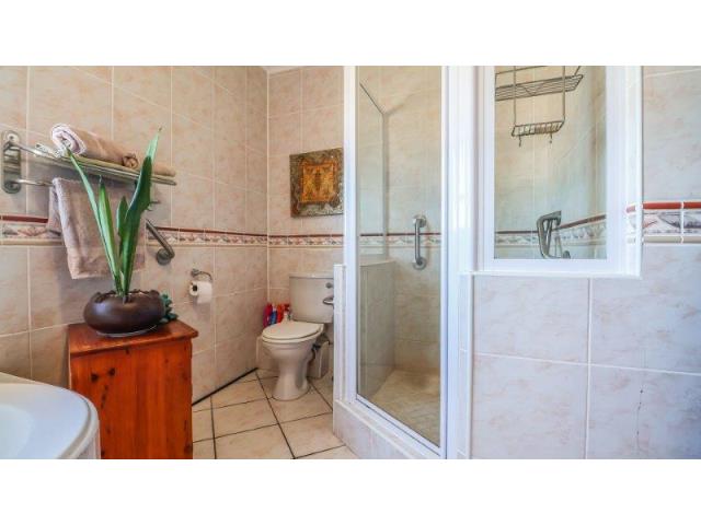 5 Bedroom Property for Sale in Stilbaai Wes Western Cape
